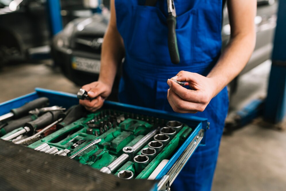 auto-mechanic-s-hand